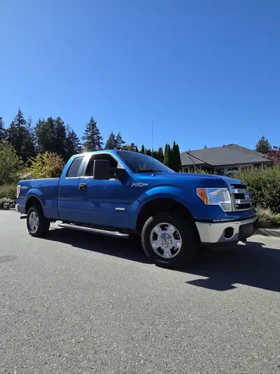 2014 Ford F-150 XLT SuperCab 4x4 + 2018 Carry-On 6x12 Enclosed Cargo Trailer Located in Chemainus, B...
