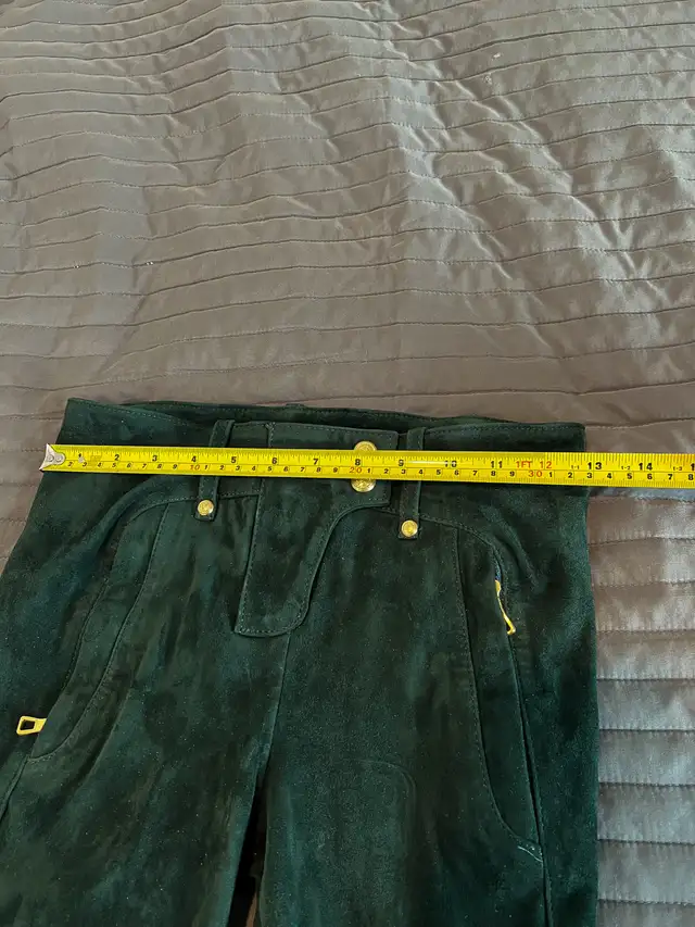 RARE Balmain X H&M green Suede Biker Pants Size US2 EUR 32 in Women's - Bottoms in Markham / York Region - Image 7