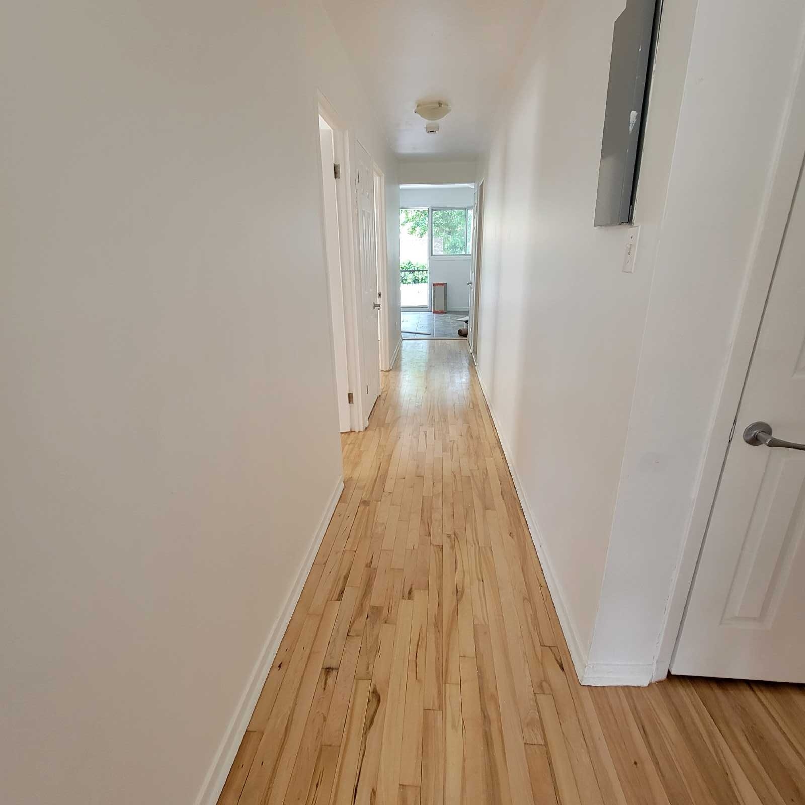 Superbe 4 ½ très lumineux et fraîchement rénové à Longueuil. — photo 3