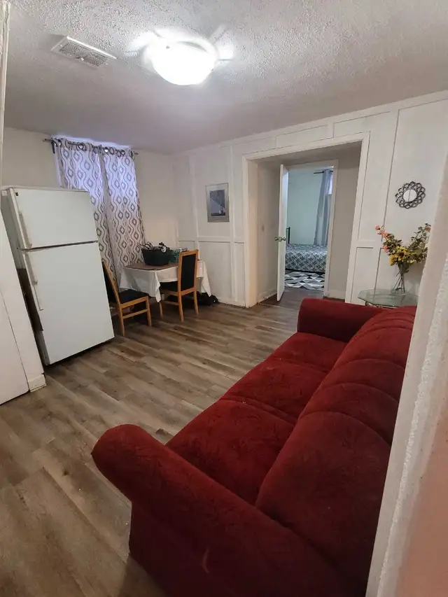 basement room for rent in Room Rentals & Roommates in City of Toronto - Image 7