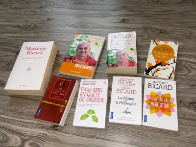En bon état 5$ chacun - carnet dun moine errant -l’art de la méditation (grand format) -plaidoyer po...
