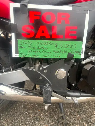2002 Kawasaki ZR7 21000KM New tires, battery, gauges, and headlight