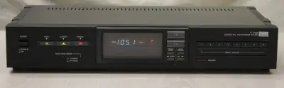 Vintage Sansui T-700 Quartz PLL Synthesizer Tuner, View more
