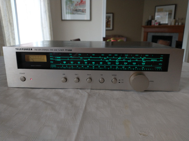 Telefunken AM/FM tuner TT250 in Other in Oakville / Halton Region