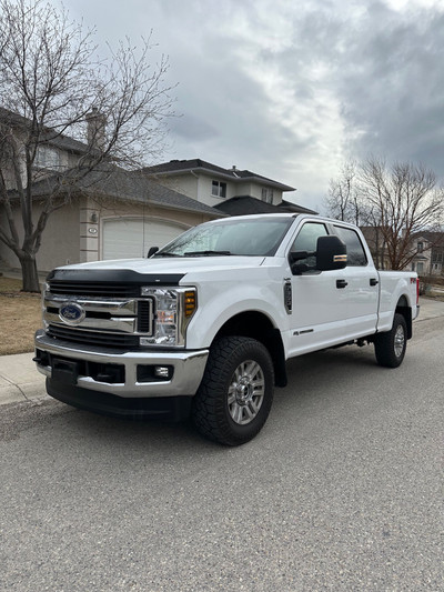 Must see 2019 Ford F350 Powerstroke XLT Crew cab 