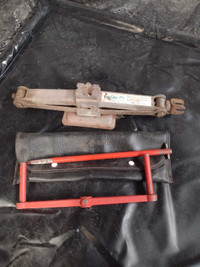 Datsun 240Z Jack and tool kit