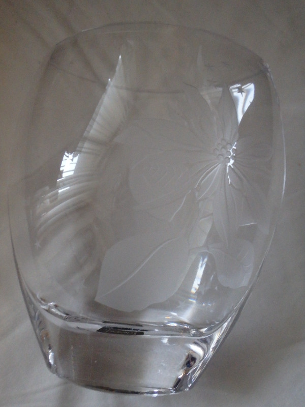 Mikasa Vase and more Czech Crystal Sharpened Glass in Kitchen & Dining Wares in Mississauga / Peel Region