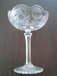LARGE SELECTION OF CRYSTAL BOWLS AND OTHER ITEMS