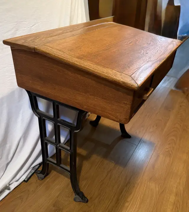 Antique student desk in Desks in Kitchener / Waterloo - Image 3