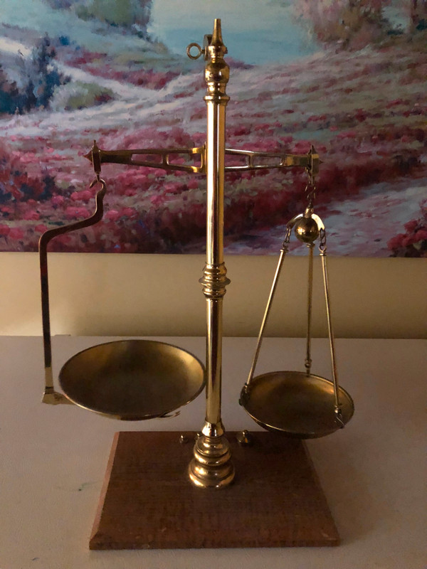 Victorian Large Brass Balance Scale on Wooden Base with Weights in Arts & Collectibles in Ottawa - Image 3