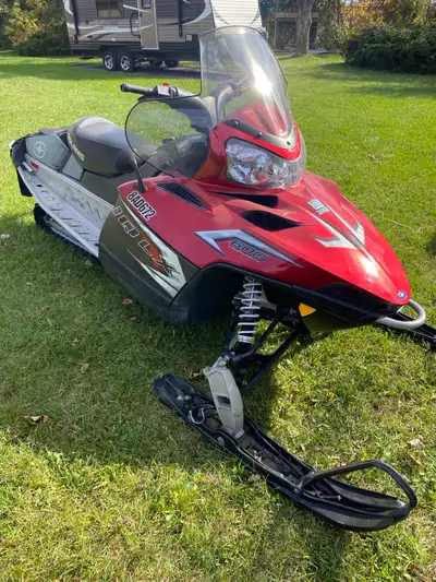 2010 Polaris IQ Shift. Electric start new battery, studied track Scratcherz 8800 miles works very go...