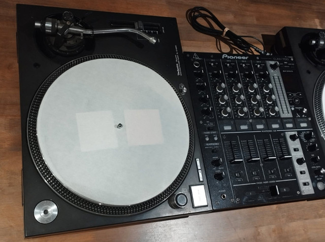 Technics SL-1210MK5 turntables and Pioneer DJM-700 4-ch DJ Mixer in Other in Mississauga / Peel Region - Image 2