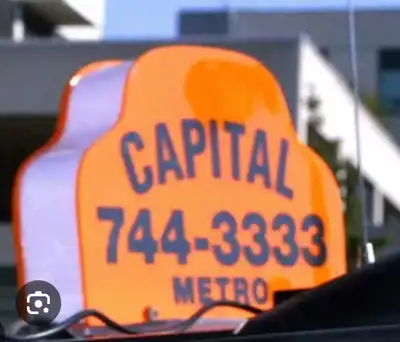 Illuminated Capital car roof magnetic taxi sign,