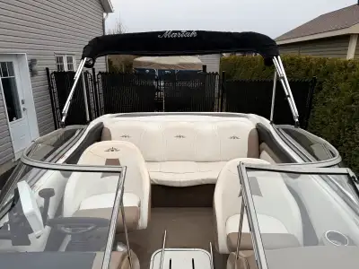 2008 Mariah SX19 en excellente condition à $16,900. - moteur Mercruiser 4.3L - 2 batteries avec inte...