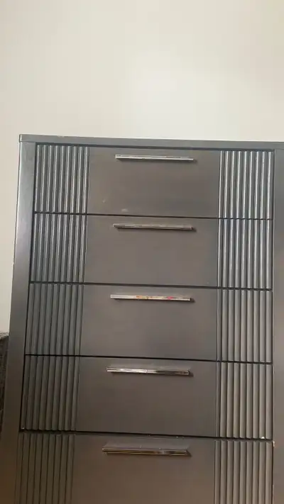A nice drawer in good condition. Selling because we are moving out of town. Asking for $30 OBO