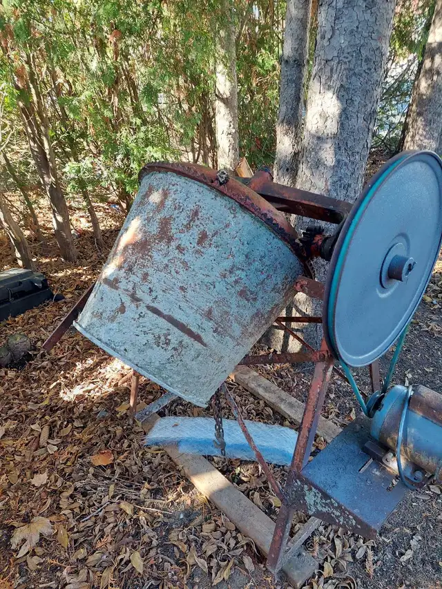 concrete  mixer in Other in Hamilton - Image 2