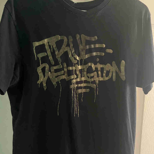 True Religion Men’s Medium in Men's in Edmonton