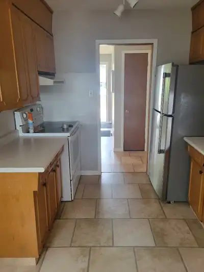 4 Bedroom house for Rent  near  Henderson Highway