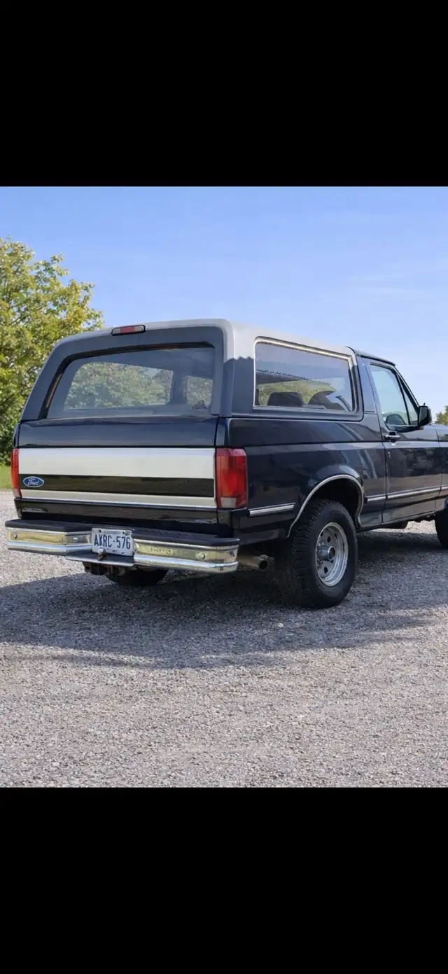 1992 ford bronco in Classic Cars in St. Catharines - Image 5