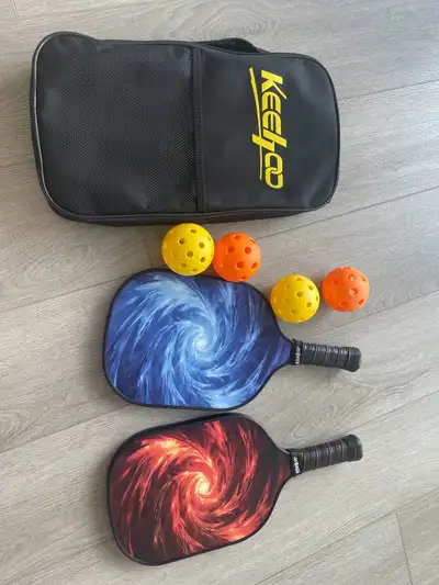 Pickleball Set - 2 Paddles, 4 Balls & Carry Bag - Like New, View more