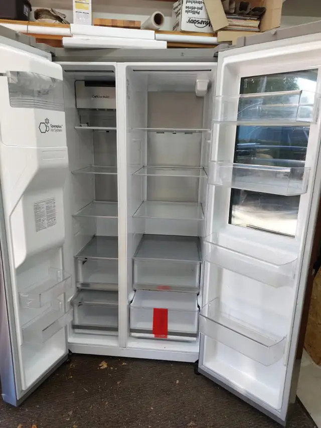 Frigidaire LG 2 porte in Refrigerators in Laurentides - Image 3