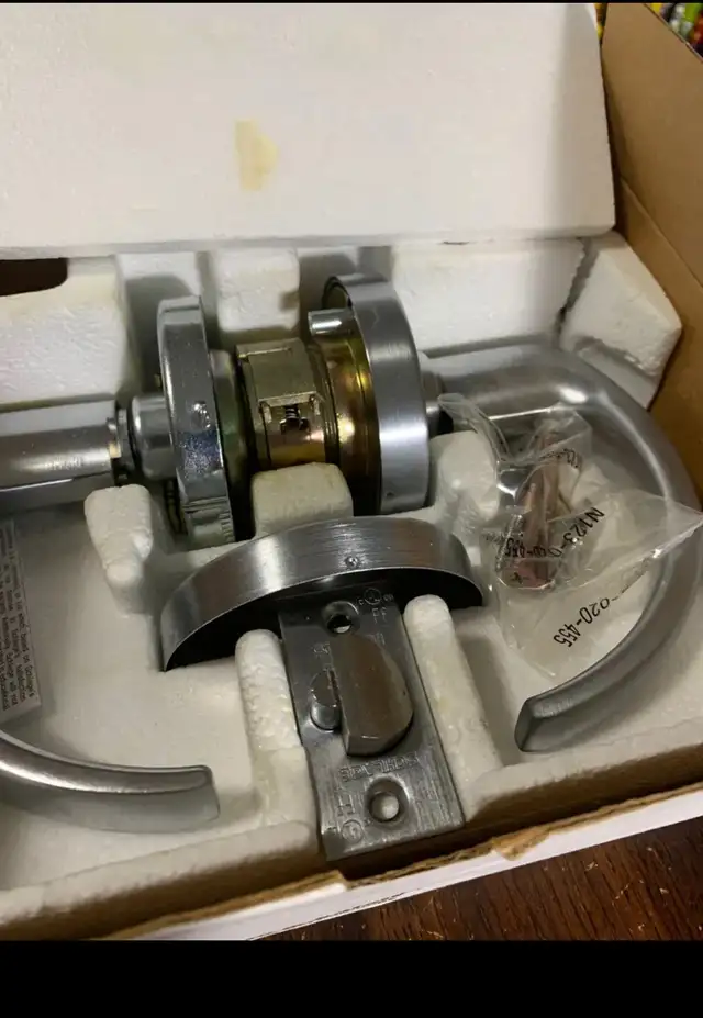 Schlage ND80PD SPA 626 Satin Chrome Heavy Duty Storeroom Lever L in Windows, Doors & Trim in Markham / York Region - Image 2