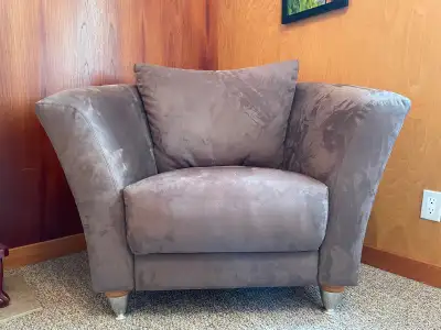 Like new chair 