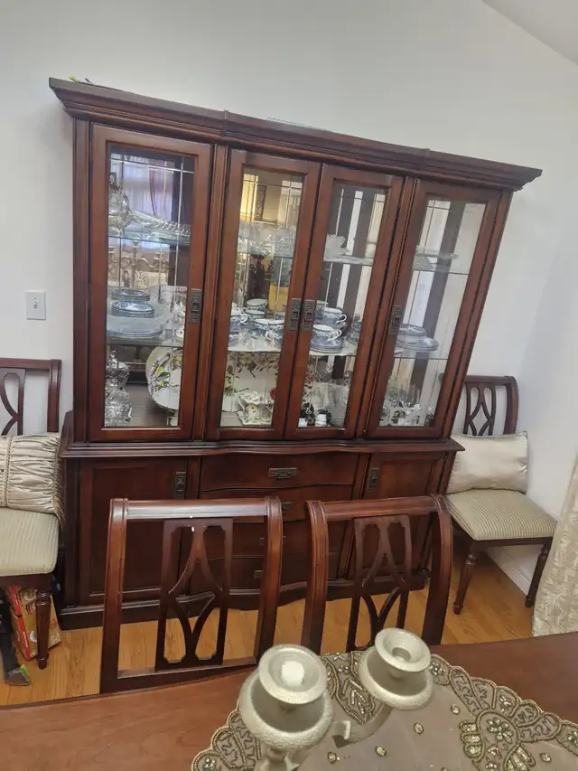 dining room buffet hutch in Hutches & Display Cabinets in Windsor Region - Image 5