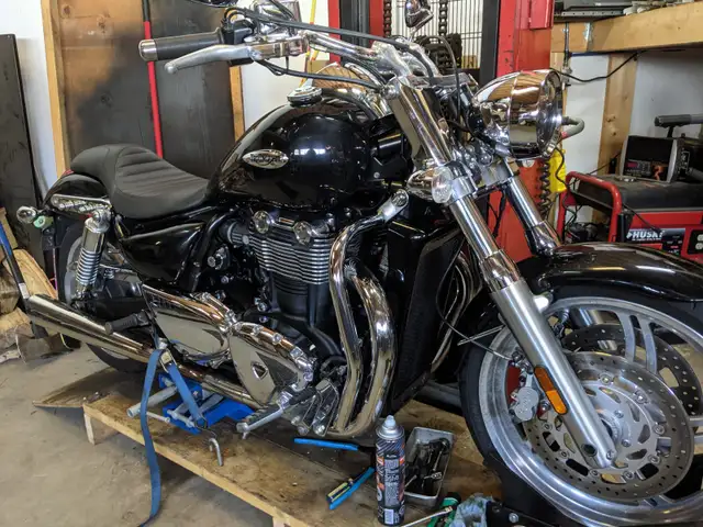 2011 Triumph Thunderbird 1600 ABS in Street, Cruisers & Choppers in City of Toronto - Image 7