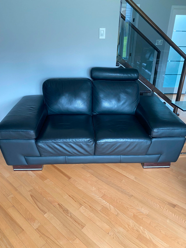 2 almost new  all leather couch in Couches & Futons in Gatineau