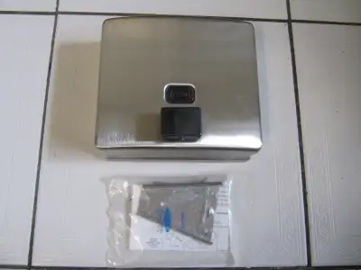 Up for sale is a Bobrick Contura Series model B-4112 Stainless Steel Commercial Grade soap dispenser...