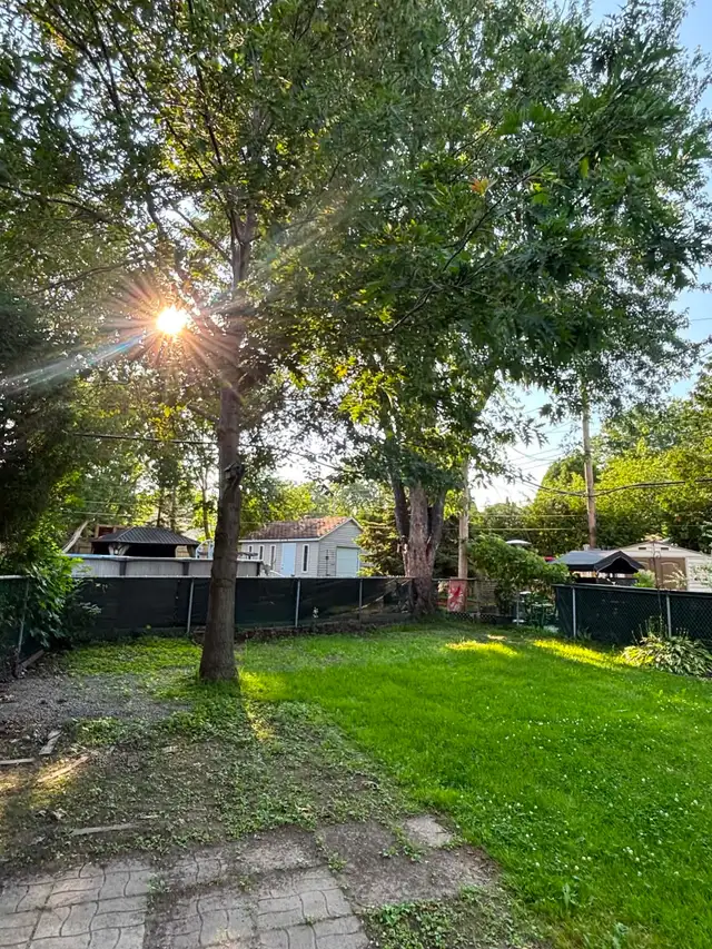 Fully Renovated 4½ | Private Backyard & Garage in Long Term Rentals in City of Montréal - Image 7