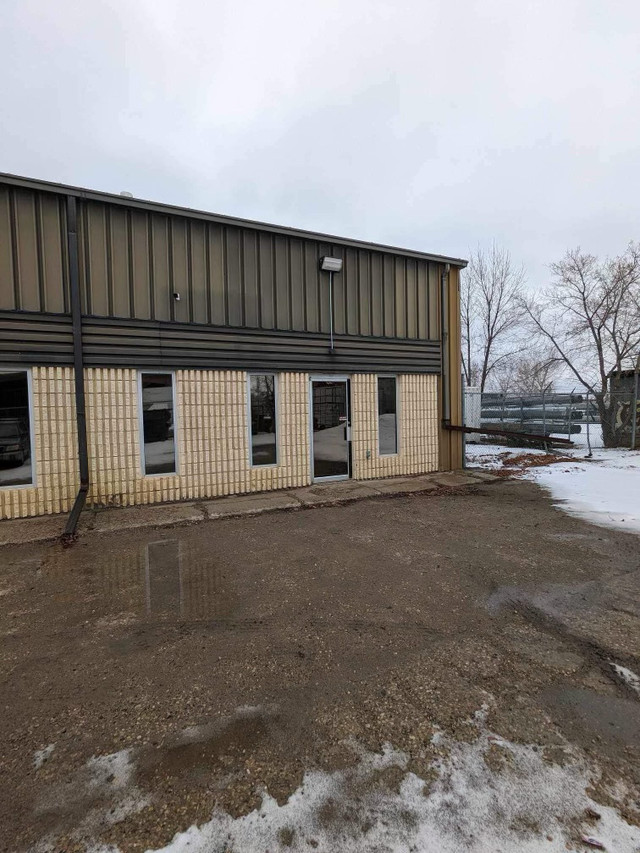 Commercial Bay for Rent in Commercial & Office Space for Rent in St. Albert - Image 3