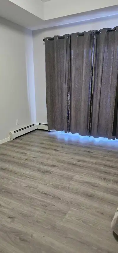 3 Bedrooms, 2 washrooms, 2 balconies grond floor condo for rent in Seton near th YMCA and South Heal...