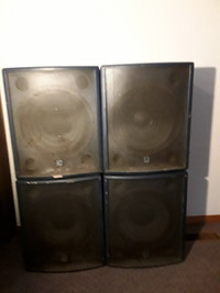 4 Turbosound bass cabinets 