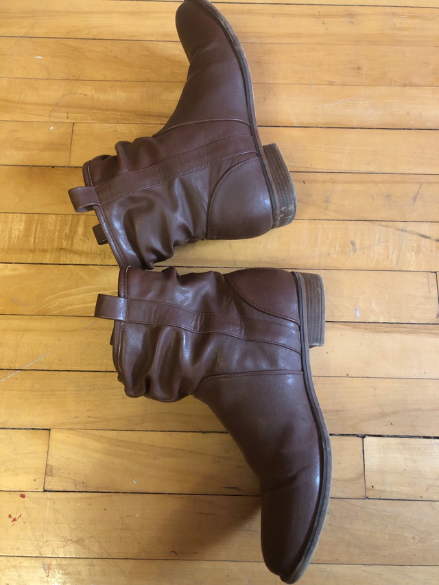 Brown ankle boots size 9 US woman / bottes brunes grandeur 9 US  in Women's - Shoes in Gatineau - Image 3