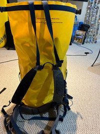 MEC dry pack water bag yellow sac à dos étanche 70L 32 x 23 