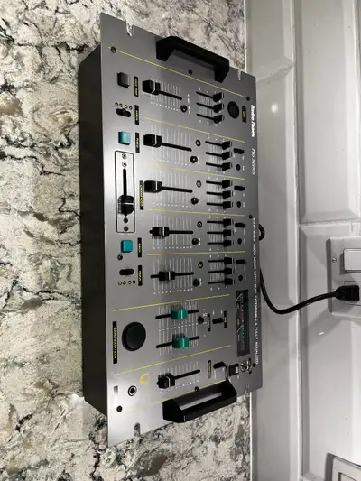 RadioShack Professional Mixer SSM-8045, View more