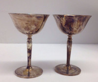 2- Antique Silver Crescent Goblets/Gobelets antique en argent