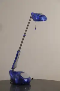 Lampe de bureau articulée et ajustable, plastique bleu - 1980