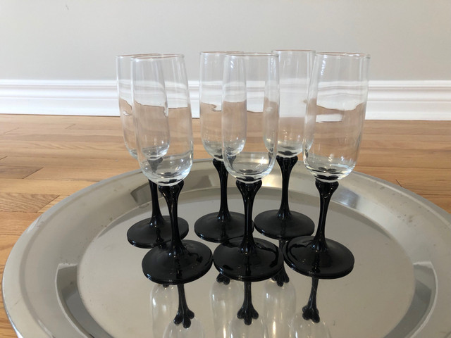 Vintage Luminarc France Champagne Flutes  in Kitchen & Dining Wares in Markham / York Region