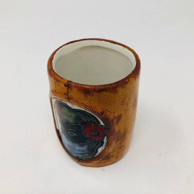 Fantoni Style Mid Century Modern Leather Wrapped Ceramic Cup in Arts & Collectibles in Kitchener / Waterloo - Image 3