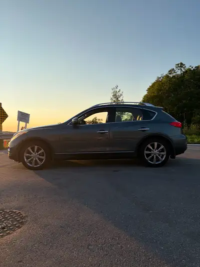 Selling my 2008 Infiniti ex35. First owner had it until 2025. Zero rust anywhere on it. Was always o...