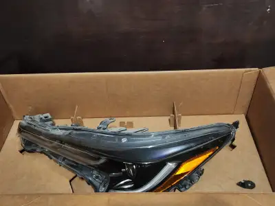 Toyota Genuine Parts | 2020 Toyota Corolla Headlight Lamp | Barely Used I Don't Have The Car Anymore...