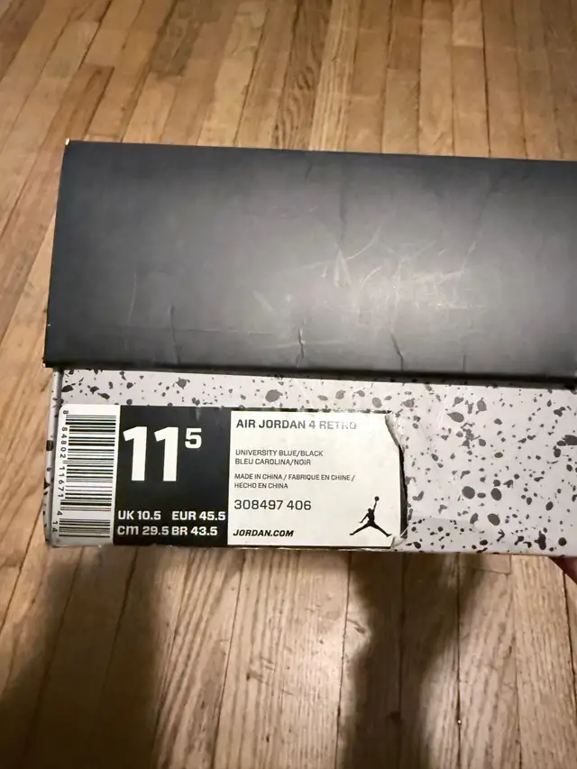 Used (6/10) Jordan 4 “Travis Scott” Size 11.5 in Men's Shoes in City of Toronto - Image 3