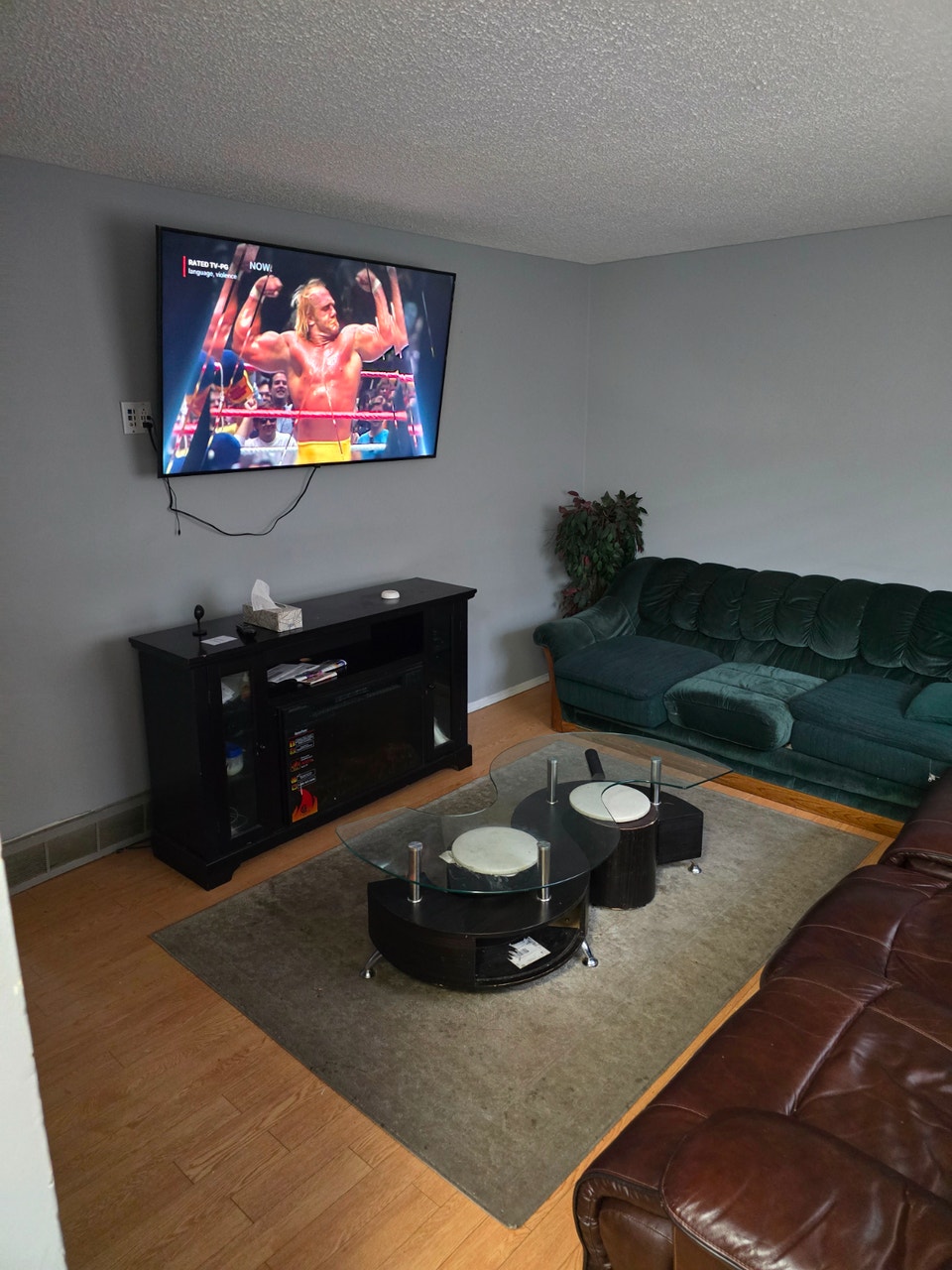 A room to rent in a 3 bedroom house 2