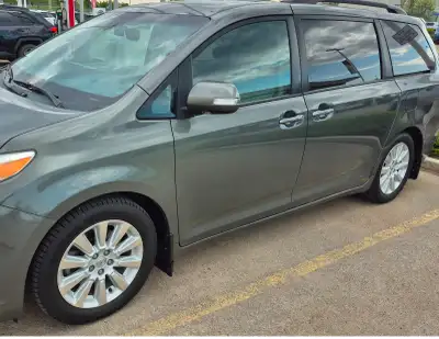 One owner, service records available, trailering hitch and package, full sized spare, ENS Toyota doe...