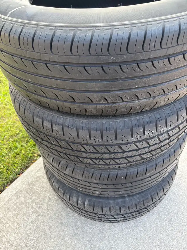 2 Hercules Tires and 2 jinyu 225/65R17 dans Pneus et jantes dans London - Image 2