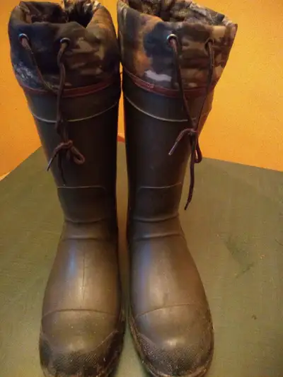 Si l'annonce est encore sur le site, c'est encore disponible Bottes de marque KAMIK avec doublure Li...