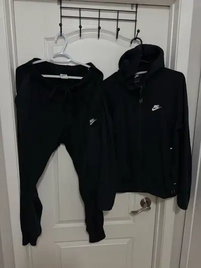 Nike hoodie Large $60Nike sweatpants Large $25, View more